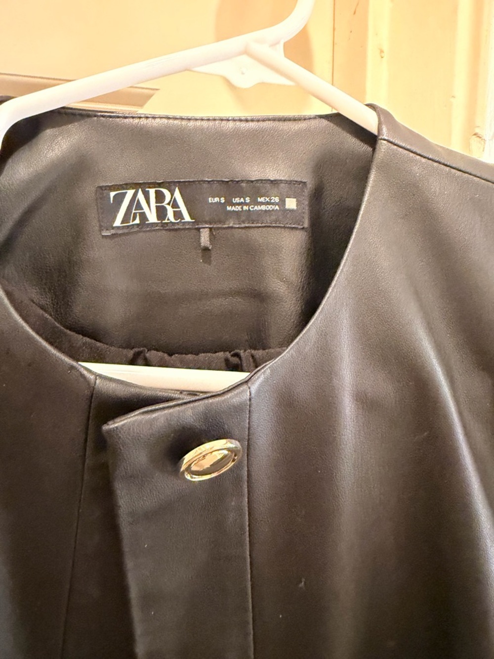 ZARA Black Faux Leather Peplum-Style Jacket with Button Front - Picture 3 of 3